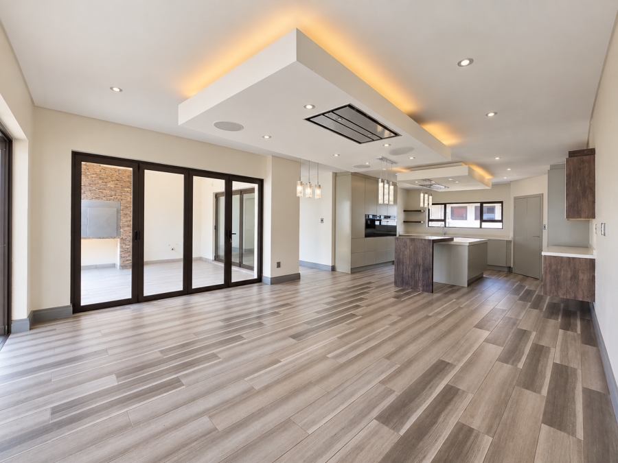 To Let 4 Bedroom Property for Rent in The Islands Estates North West